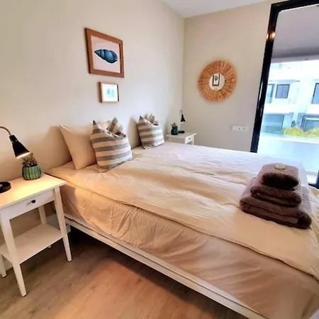 Σπίτι διακοπών Modern Terrassed House Close *
